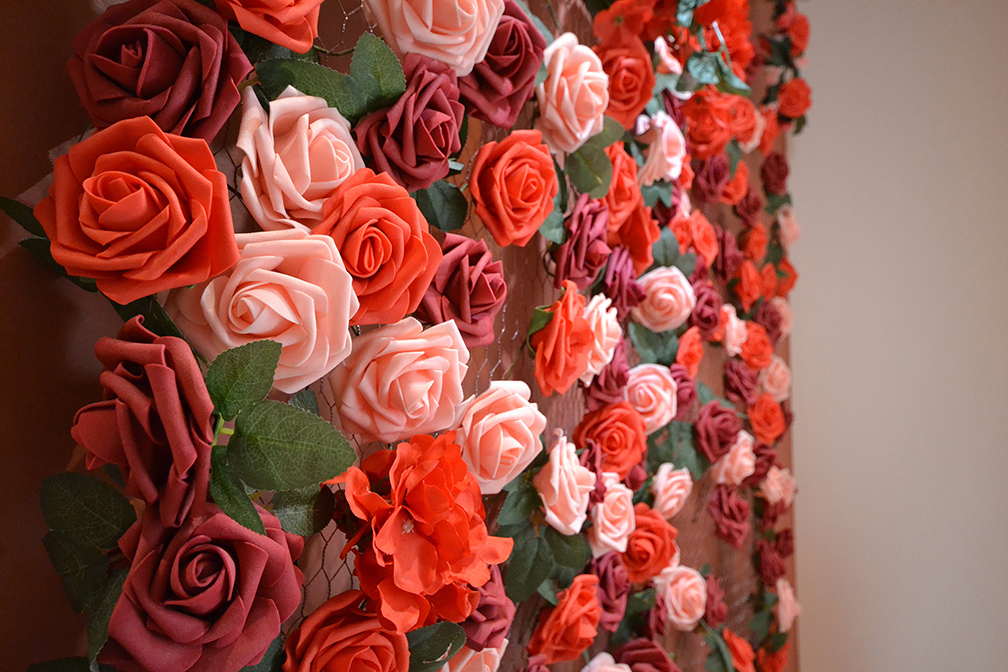 Mur floral rouge
